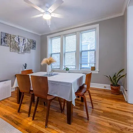 Modern 2br Avondale With Free Parking Near Cta Apartment