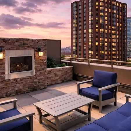 Apartment Modern 2br Skyline - 5 Min To Grant Park