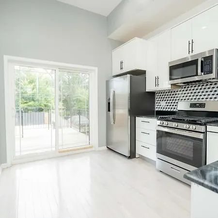 Modern 4br-3ba Near Public Transit And Wfh Chicago