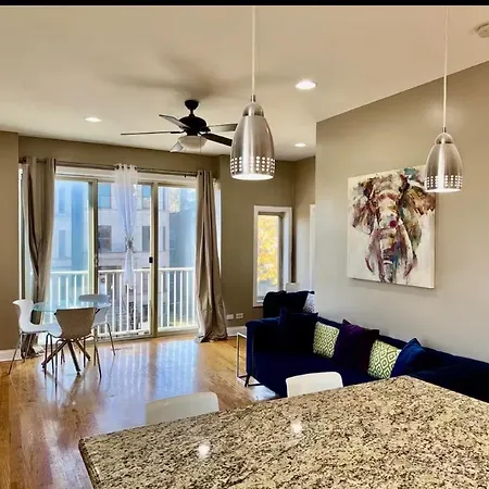 Apartment 2br2b Of Chicago, Hyde Park, Woodlawn,
