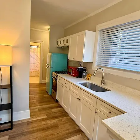 Apartment Well Located On The Red Line