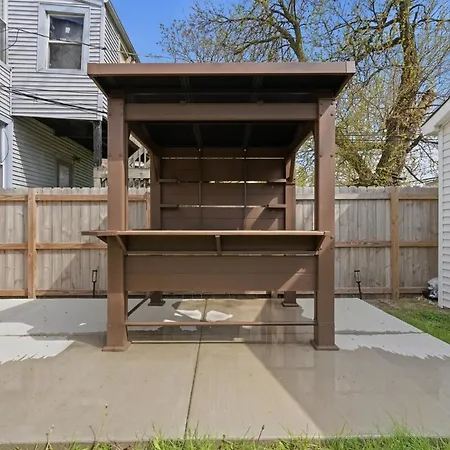 Apartment Black Gallery Solar 2br Woodlawn