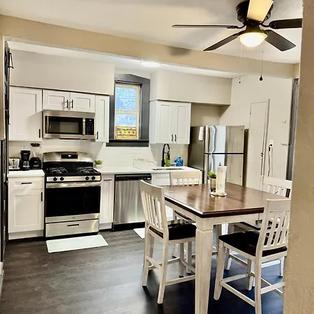 Spacious 1br | Free Parking, Golf & Midway Access * Chicago