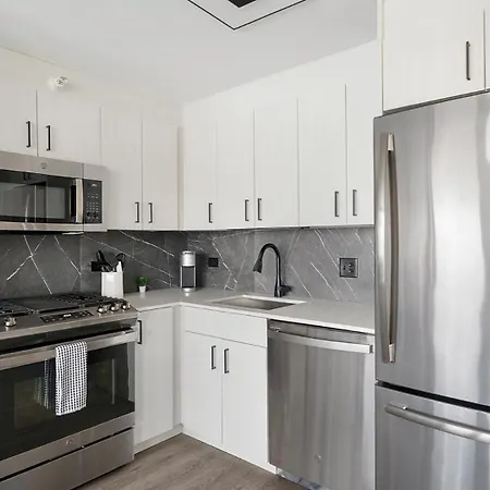 Landing Spectacular 2Bd Rooftop Lounge Chicago