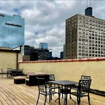 Spacious Downtown Penthouse Vintage, Gym & Balcony #3 Apartment Chicago