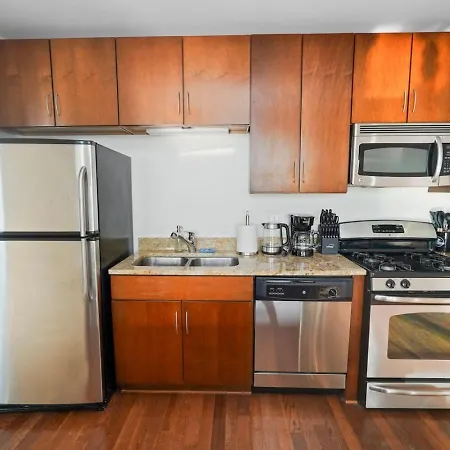 29th Floor 2br Grant Park With Balcony, Gym Chicago