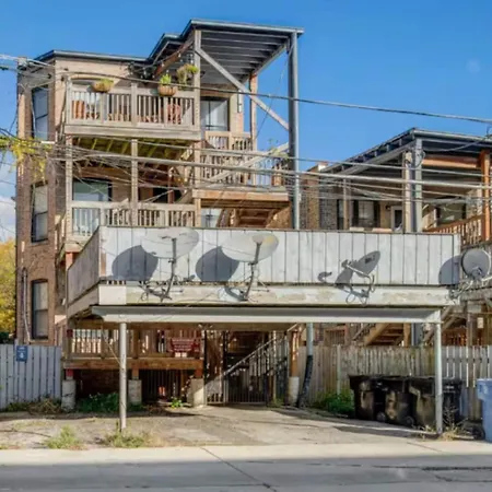 Apartment Luxury Wrigley Getaway 2br Parking *