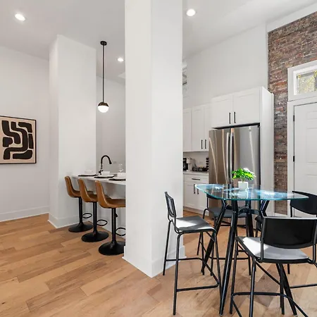 Apartment Spacious 3bd West Town Next To Kasama Chicago