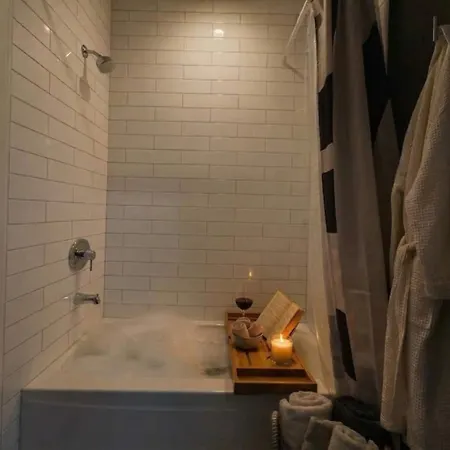 Apartment Boho Escape Parking Balcony Chicago