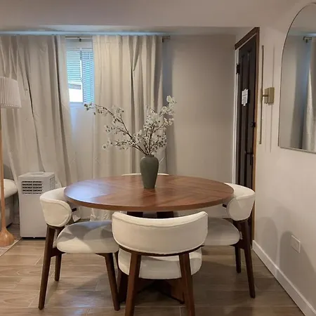 Near Wrigley • Sleeps 4 • Games + Fireplace