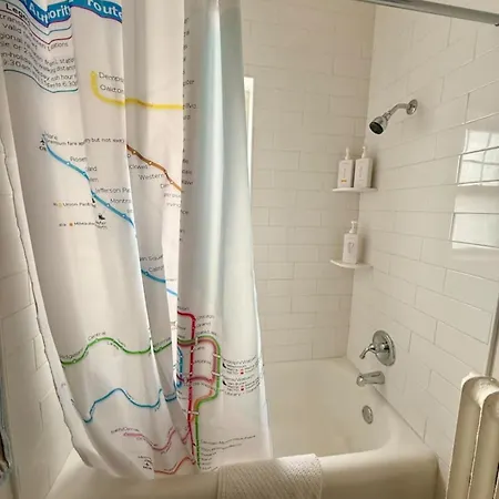 Apartment 2 On The Red Line *