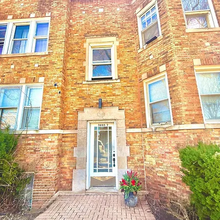 Spacious 1br | Free Parking, Golf & Midway Access * Chicago