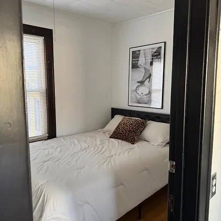 Cozy 3bd - Free Parking & Fast Wifi!