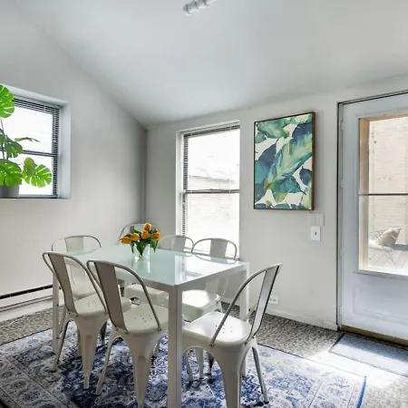 Vintage Downtown Penthouse, Gym & Balcony #6 Apartment Chicago