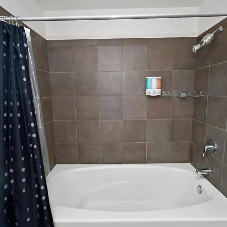 29th Floor 2br With Balcony And Gym Apartment Chicago