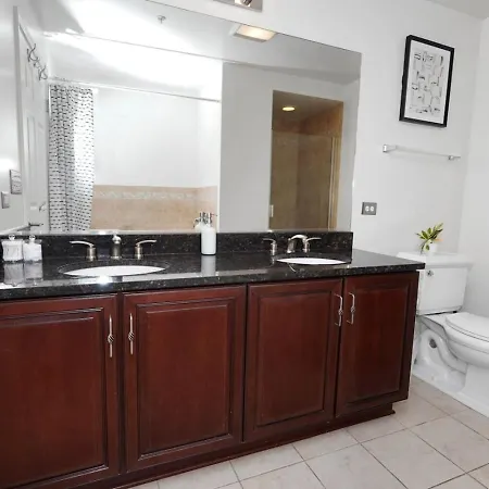 2br Skyline Views - 5 Min Walk To Grant Park