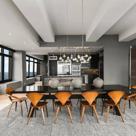 Expansive Views Of Michigan Apartment *