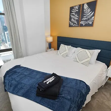 Apartment 18th Floor 2br Grant Park With Balcony, Gym Chicago