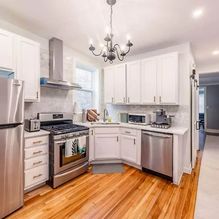 Modern 2br Avondale With Free Parking Near Cta Apartment Chicago