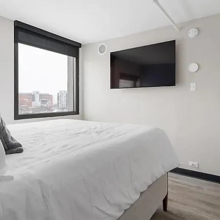 Landing Spectacular 2Bd Rooftop Lounge
