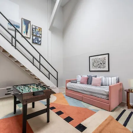 Spacious Downtown Penthouse Vintage, Gym & Balcony #3 Apartment *