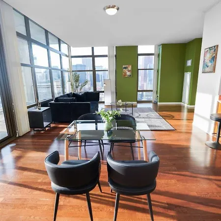 29th Floor 2br Grant Park With Balcony, Gym Chicago