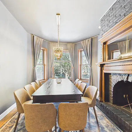 The Dakin Estate 4br Art Deco Speakeasy Duplex Chicago
