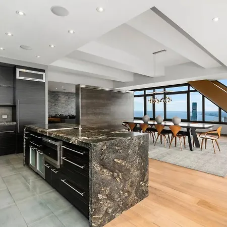 Expansive Views Of Michigan Apartment Chicago