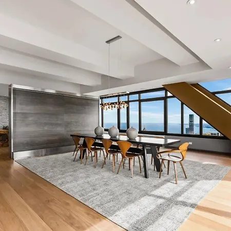 Apartment Expansive Views Of Michigan Chicago