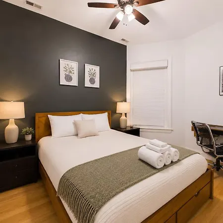 Spacious 3br Near Hyde Park Garage Pets Chicago