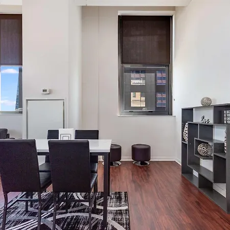 Downtown With Free In & Out Parking-2 Apartment *