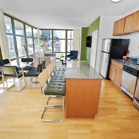 18th Floor 2br Grant Park With Balcony, Gym Apartment