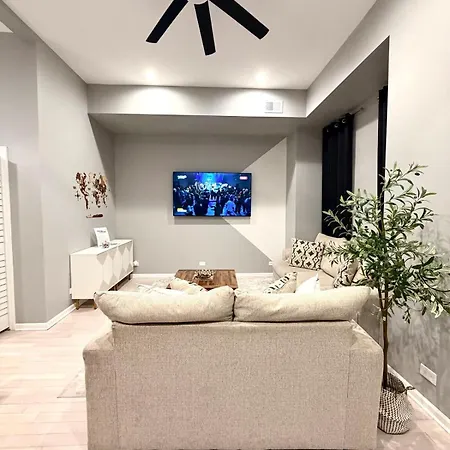 Modern 4br-3ba Near Public Transit And Wfh