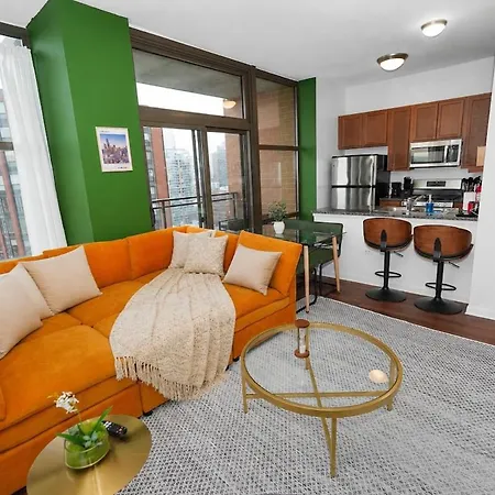 Skyline 2br On 20th Floor Near Grant Park With Paid Parking *
