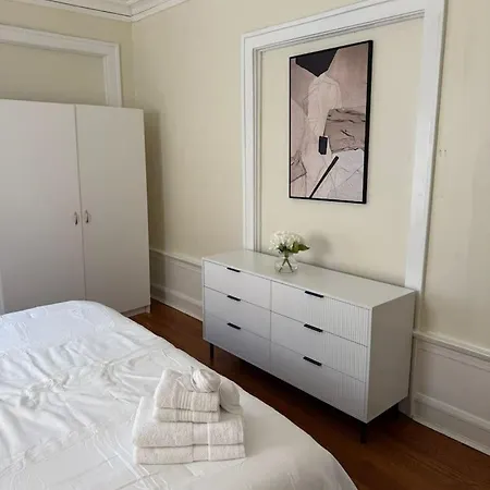 Walk To The • Private Office • 5br Apartment *