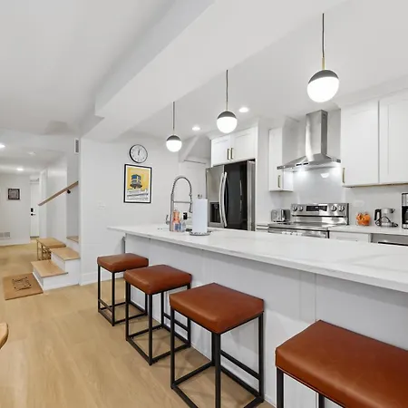 Newly Renovated 3br 2ba In Heart Of Andersonville Apartment Chicago