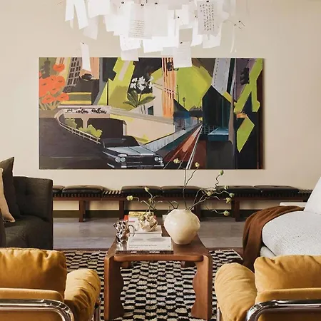 Apartment Landing Spectacular In Lincoln Park