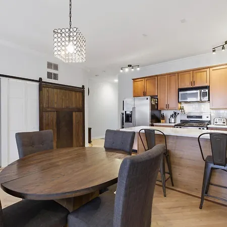 Heart Of East Village 2-bed 2-bath Peaceful Oasis Apartment