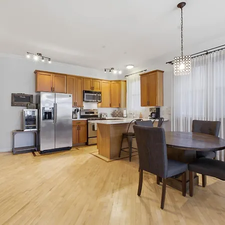 Heart Of East Village 2-bed 2-bath Peaceful Oasis Apartment *