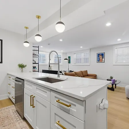 Newly Renovated 3br 2ba In Heart Of Andersonville * Chicago