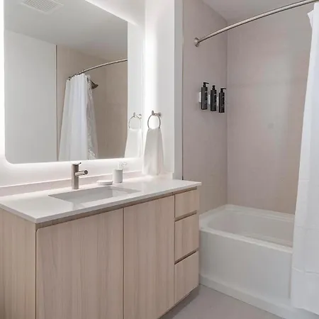 Landing Incredible 1bd Gym Pool