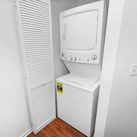 Apartment 29th Floor 2br With Balcony And Gym Chicago
