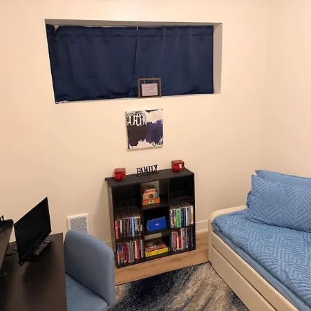 Stylish 2br Near Hyde Park, Uchicago & * Chicago