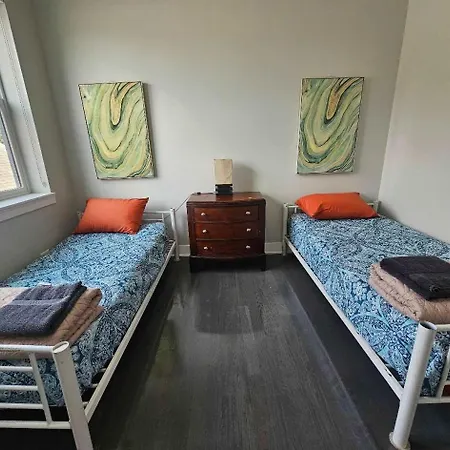 Apartment Spacious Modern Pilsen Retreat Sleeps 8 Near Downtown *