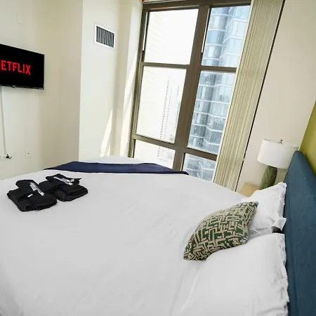 2br Skyline Views - 5 Min Walk To Grant Park Apartment