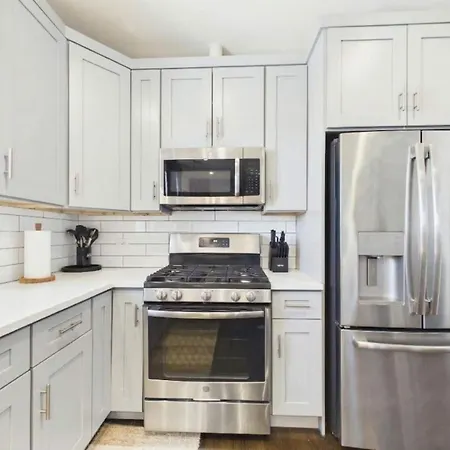 Boho Escape Parking Balcony Apartment Chicago