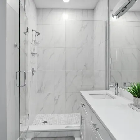 Elegant Oasis 2 Bed 2 Bath Near Downtown And United Center Apartment