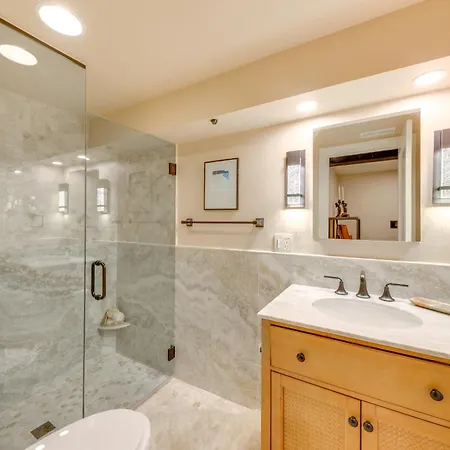 Cozy Retreat Near Wrigley & Universities * Chicago
