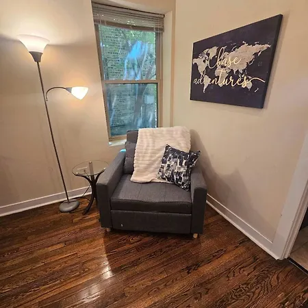 2 Bedroom Unit In Uptown Apartment *