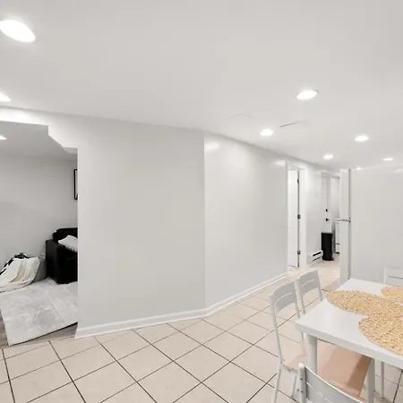 2br Garden In Lakeview Walk To Wrigley Apartment Chicago
